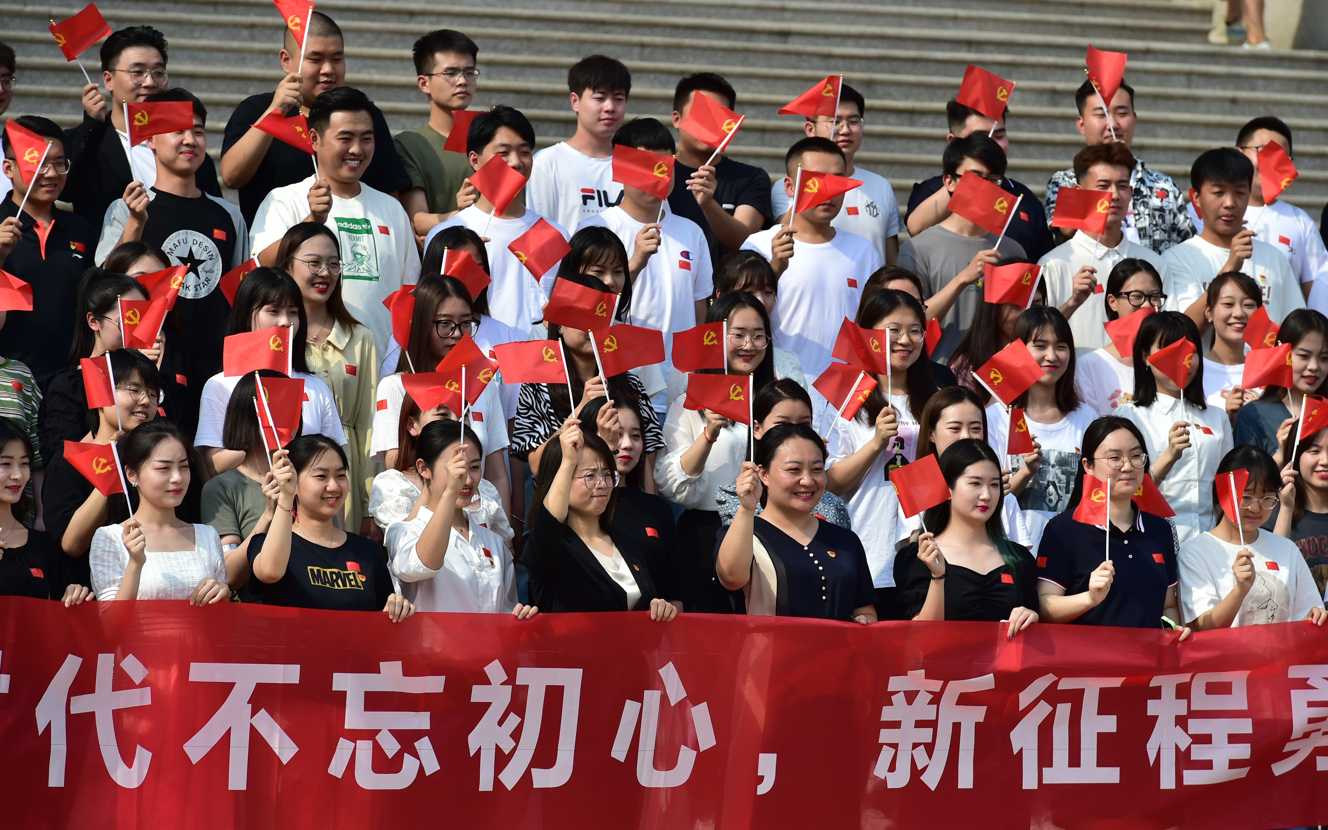 合影1.jpg 合影1.jpg